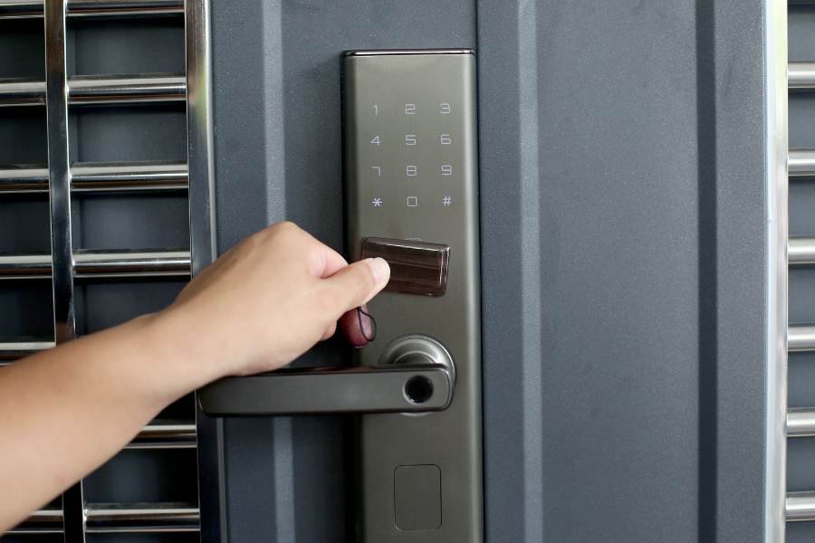 smart lock installation for business