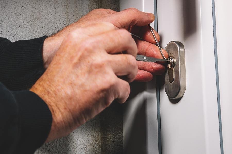 commercial locksmith naval base